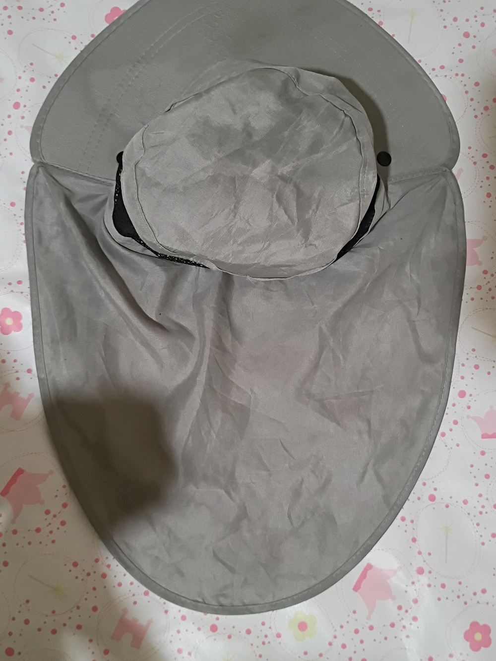 & Other Stories Light Gray Men’s Sun Hat with Neck Flap